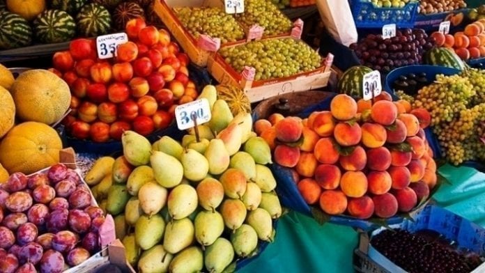 Stragany w Turcji - owoce i warzywa