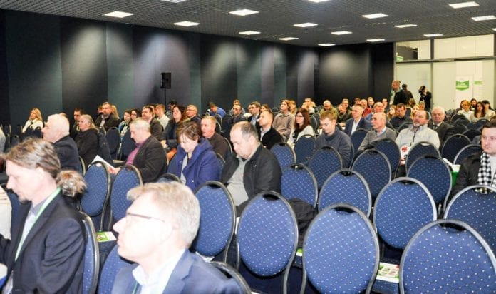 Fot. Uczestnicy konferencji (2)