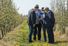 Prezydent i Minister Rolnictwa spotkali się dziś z sadownikami w Dylewie…