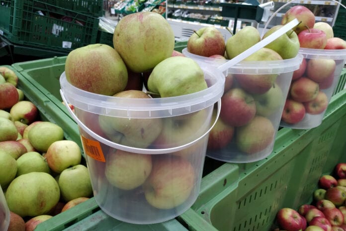 jabłka w polskich marketach