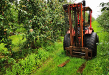 stary traktor