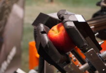 Słoweński robot do zbiorów jabłek jest już testowany w sadach