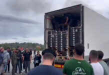 Kolejne strajki francuskich rolników. Wczoraj na granicy zniszczyli transporty pomidorów i wina