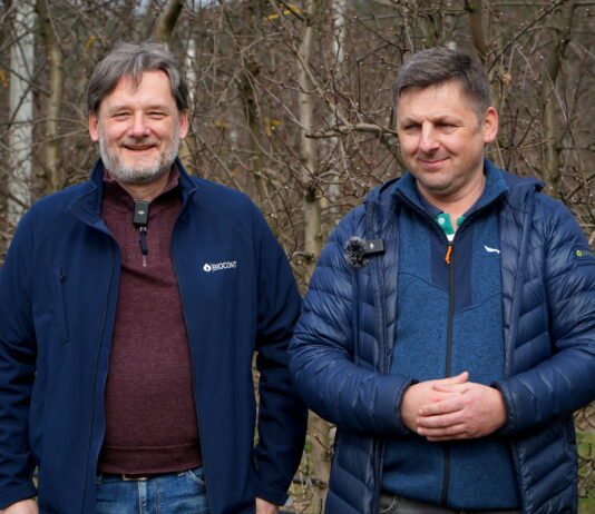 Ochrona przed parchem jabłoni w sadzie ekologicznym – dr Michał Pniak i Piotr Zieliński